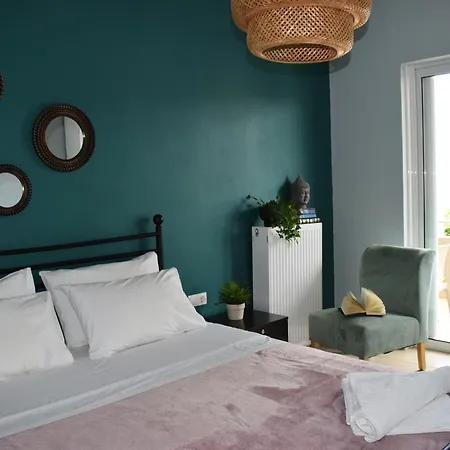 Elizabeth Cozy Close To The