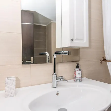 Elizabeth Cozy Close To The Apartment