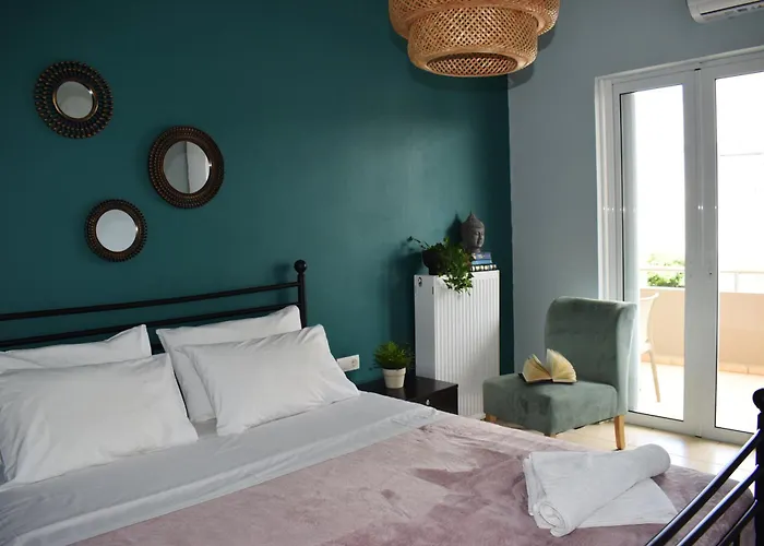 Elizabeth Cozy Close To The